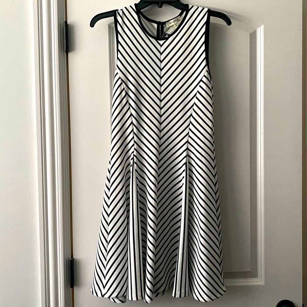 Striped black and white short dress